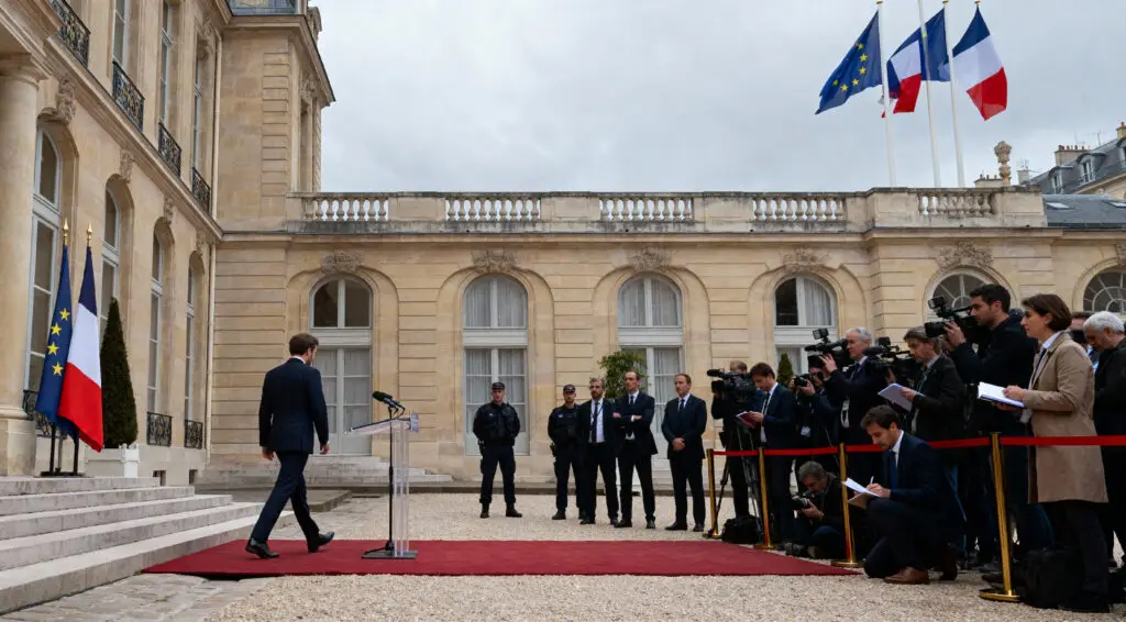 France Faces Political Turmoil as Prime Minister Lecornu Resigns